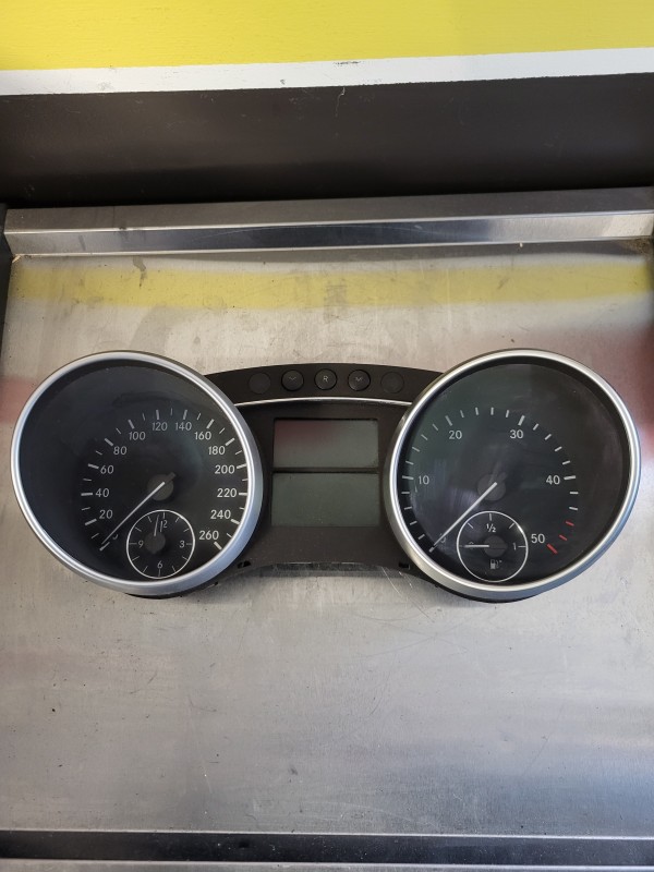 compteur Mercedes ml 320cdi a1645404947