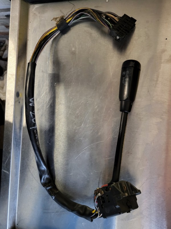 commodo de Mercedes w201