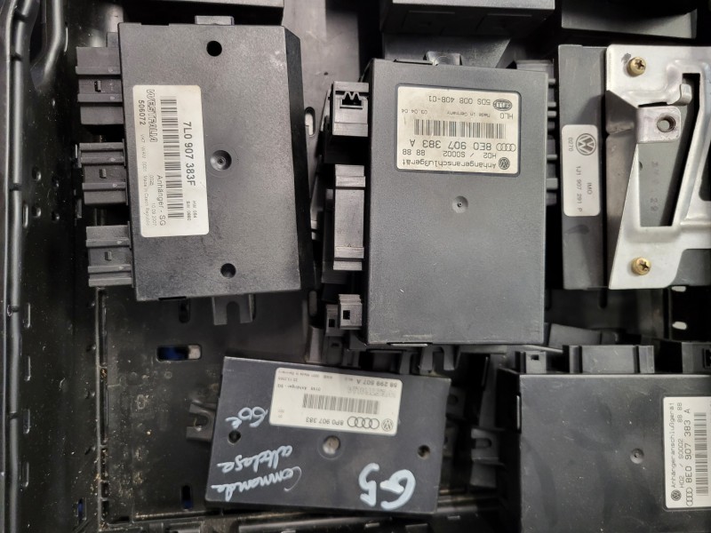 boîtier attelage audi vw et Porsche 