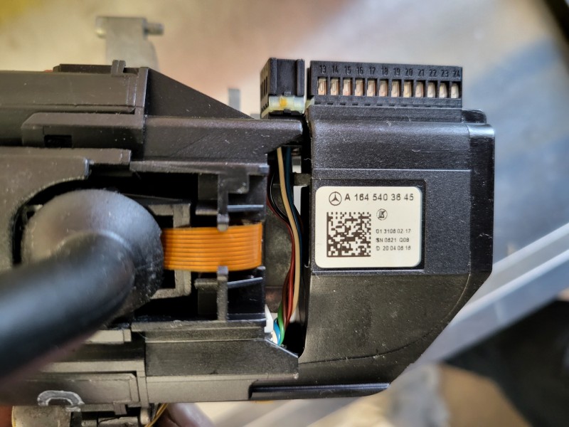 bloc commodo Mercedes w164 références a1645403845
