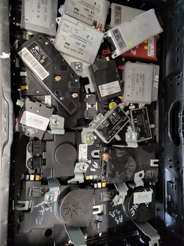 boîtier antenne audi volskwagen et Porsche 