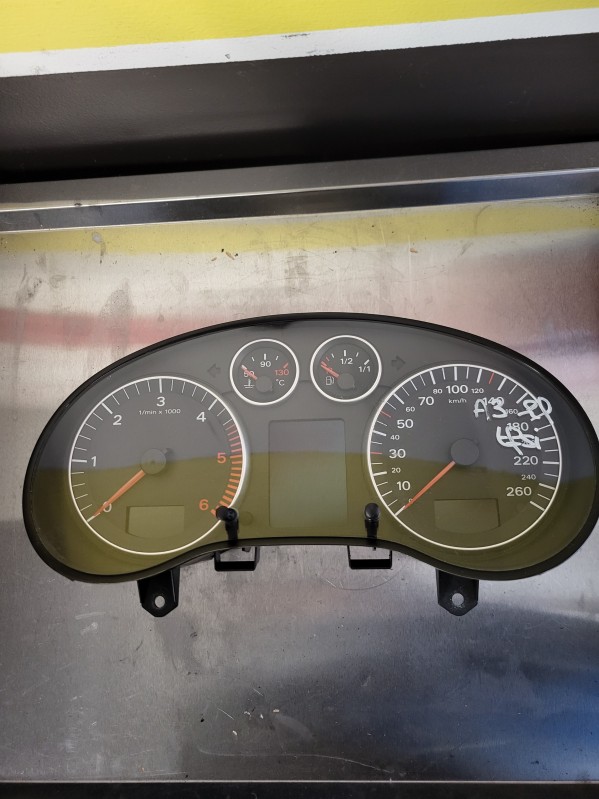 compteur audi a3 8p 8p0920930f