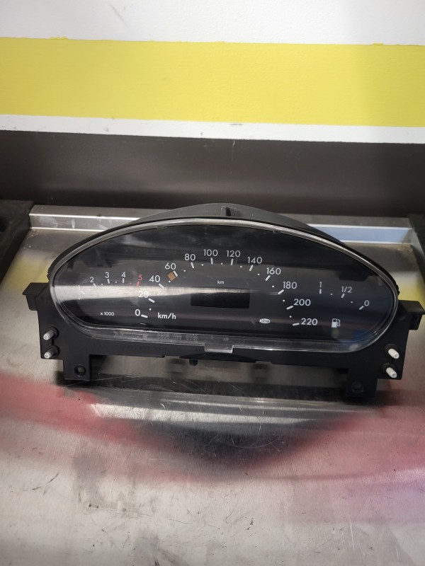 compteur Mercedes 170cdi réf a1685403911