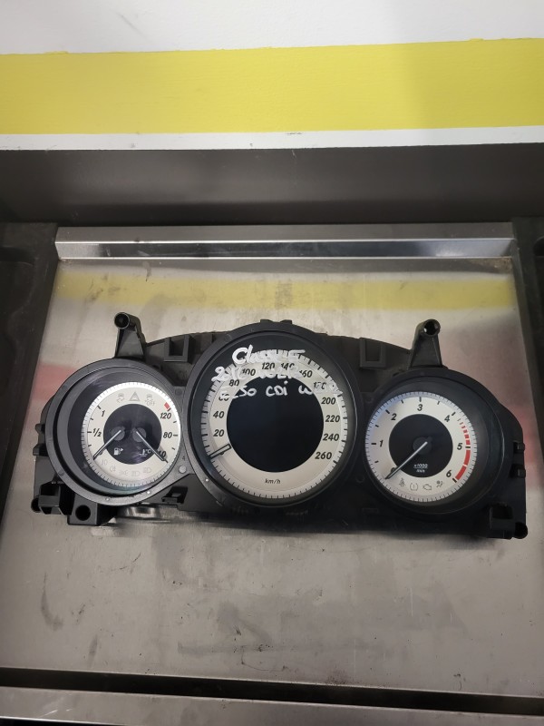 compteur de Mercedes classe e de 2016 réf
a2129000825