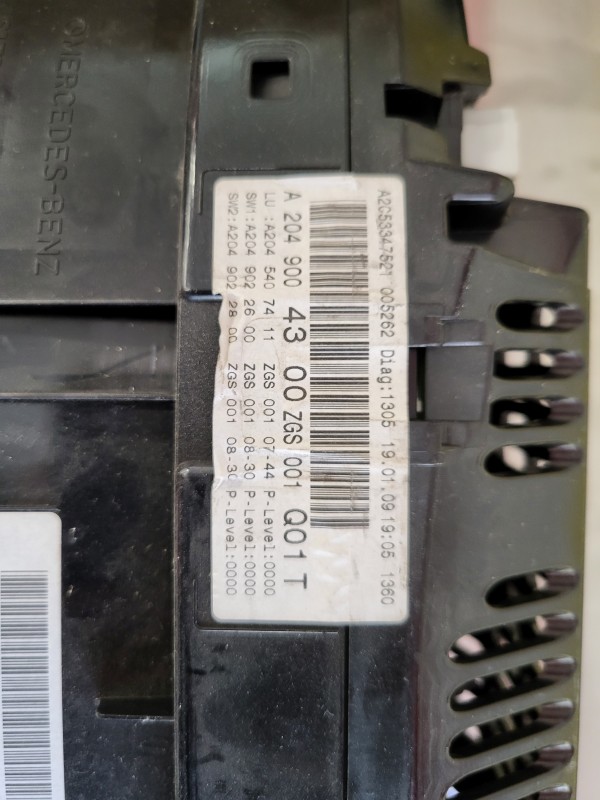 compteur de Mercedes c220 w204 a2049004300