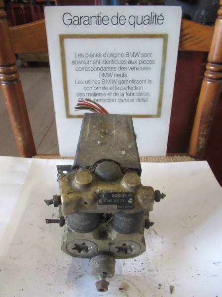 Bloc ABS de BMW e30 e32 e34 référence 0265200013