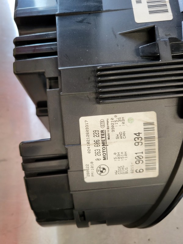 compteur bmw 325i e46 Boîte automatique 
0263606229
