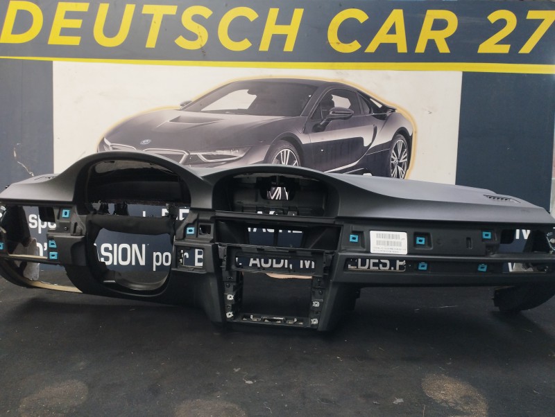 tableau de bord BMW e90 noir avec gps