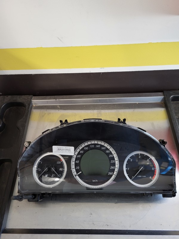 compteur de Mercedes c220 w204 a2049004300